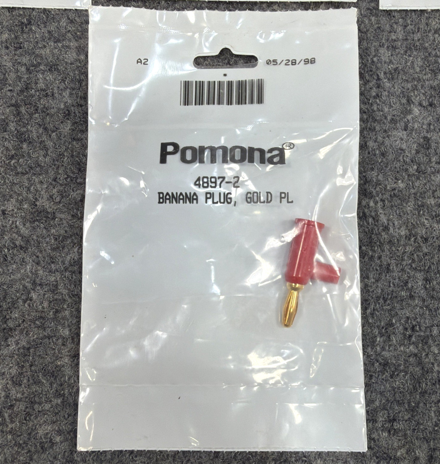Pomona 4897-0 Banana Plug Solderless & Stackable 15 A Black & Red (Qty. 4)