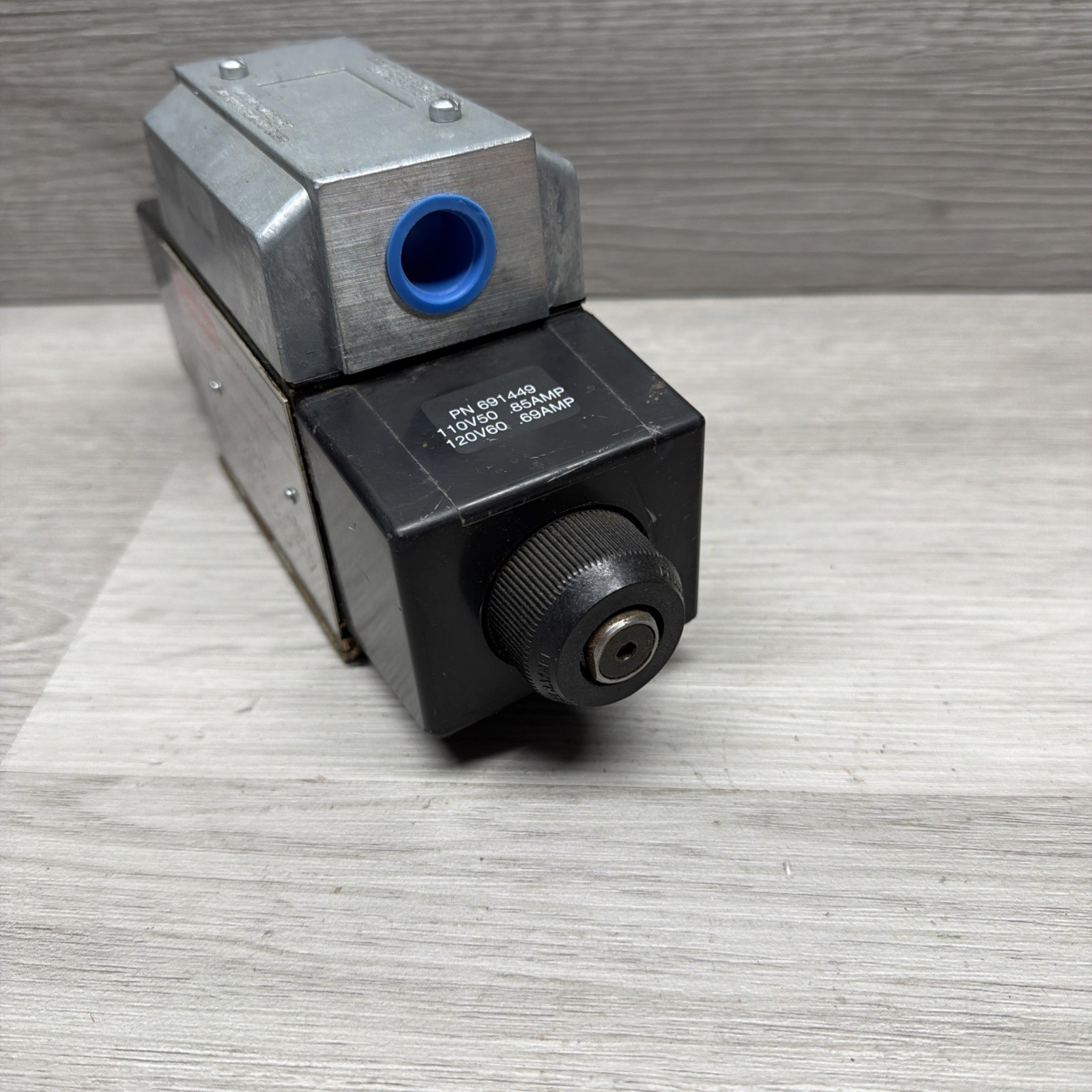 Dayton 1A322 K95S QF 5 C 205A3 Hydraulic Directional Valve W/ 691449 120V Coils