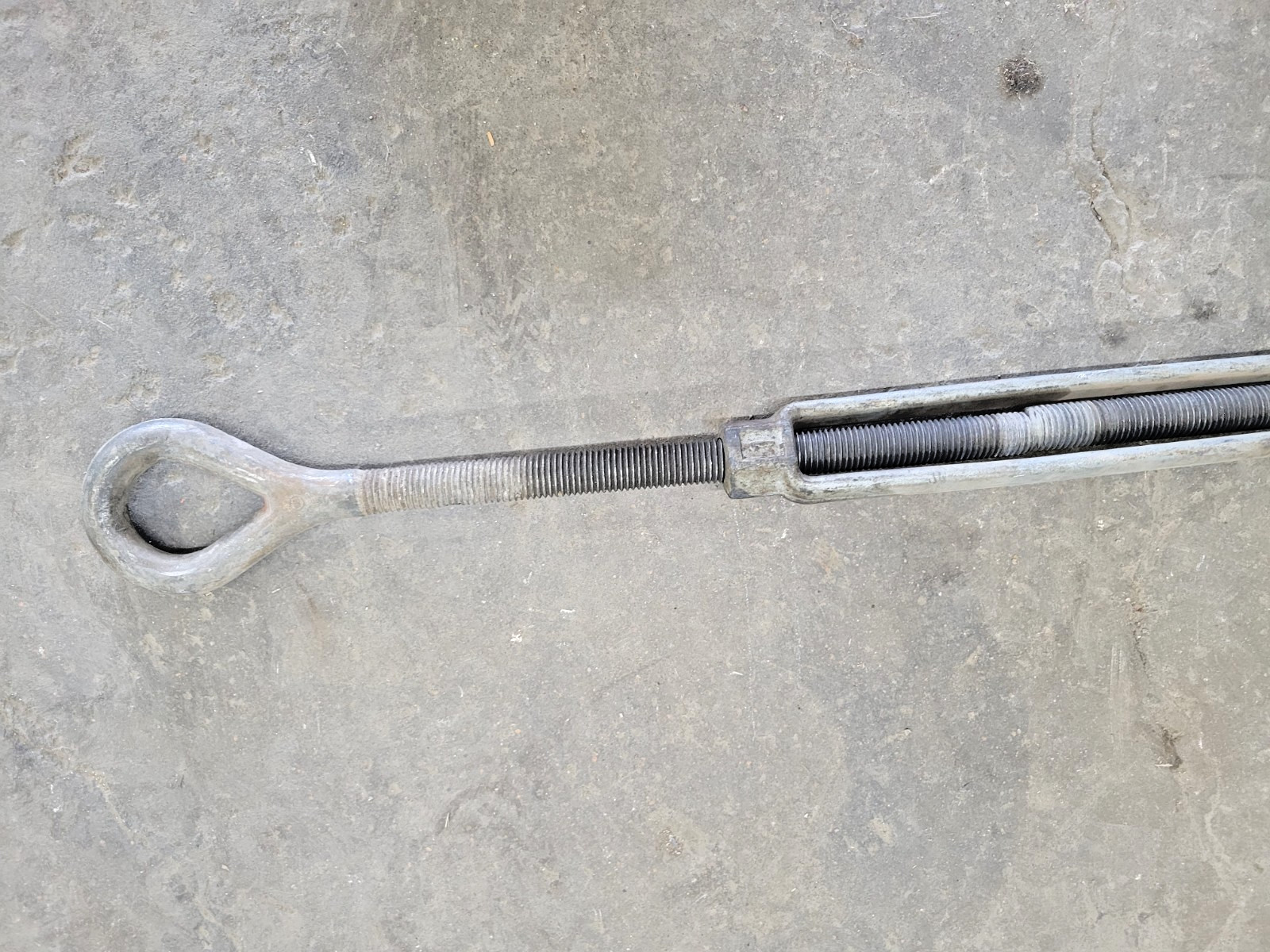 TURNBUCKLE EYE TO EYE THREAD LENGTH 14″ THREAD SIZE 1″-8 39″ X 50″ STEEL 1″ DIA