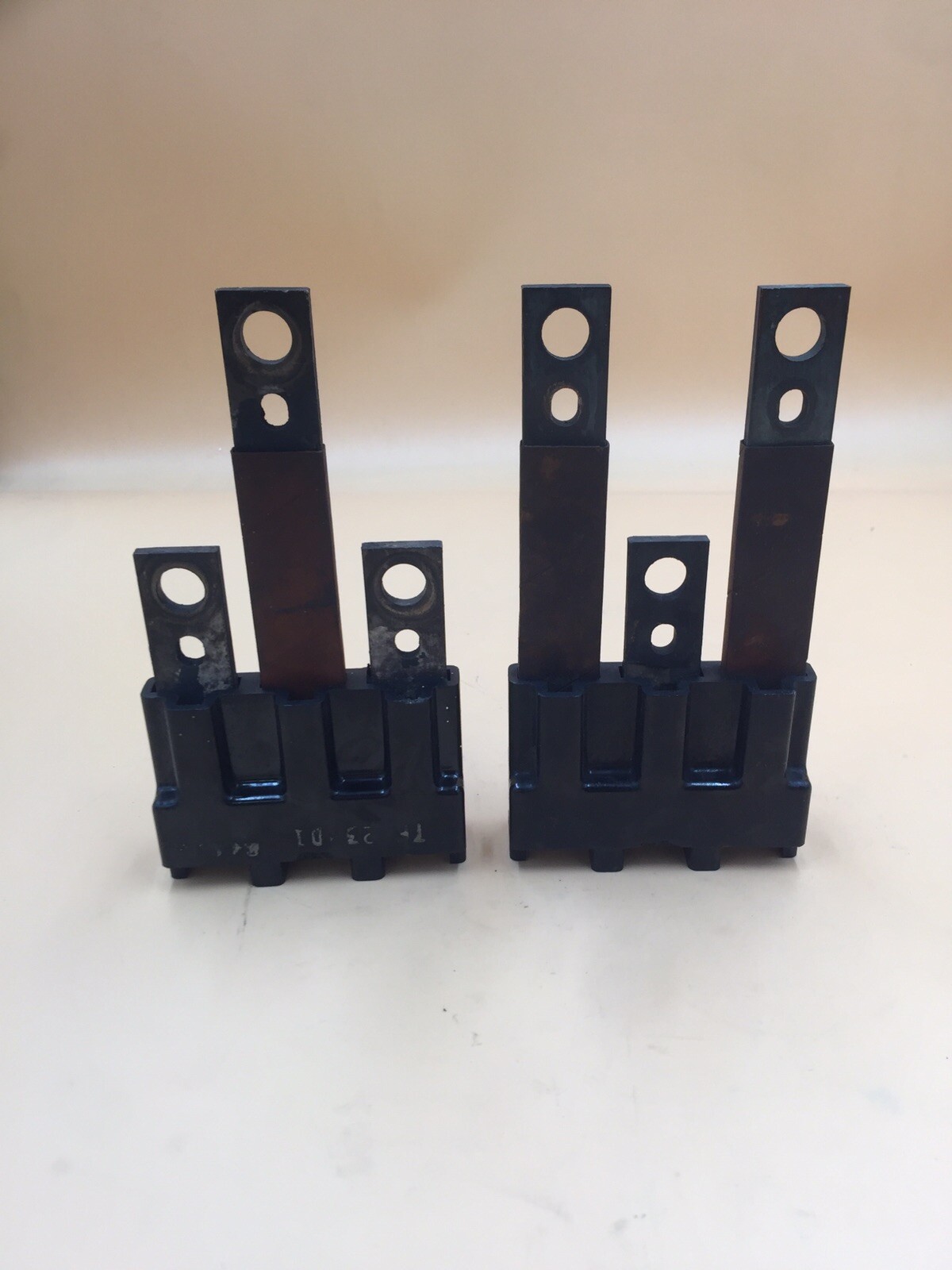 HOUSTON STOCK GE TF23PD2 PLUG IN MOUNTING BASE 225 AMP FREE 2 DAY AIR BUY NOW