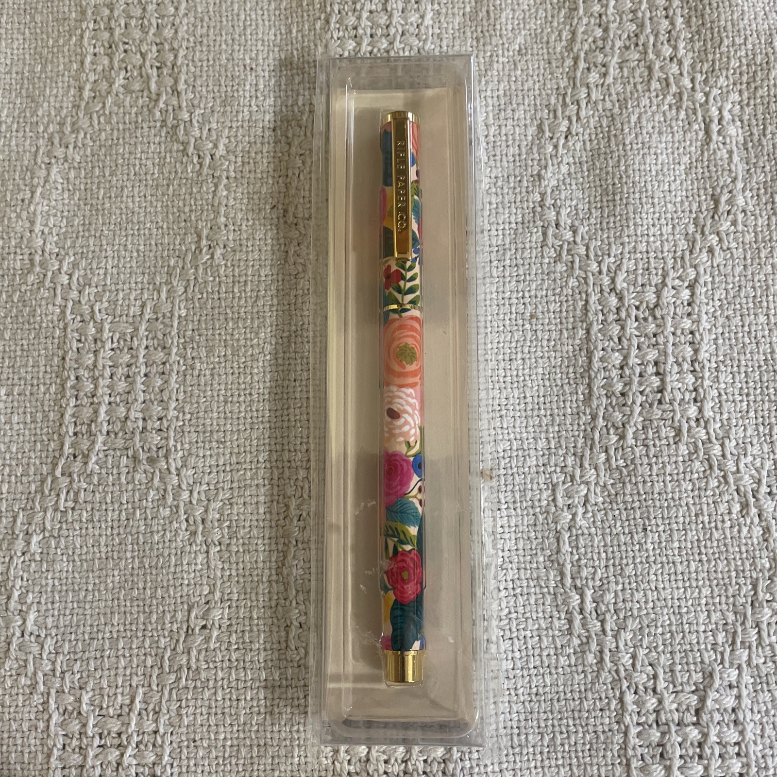 RIFLE PAPER CO. Book Club Writing Pen Floral 5.375″ L, 0.5 mm Rollerball Tip