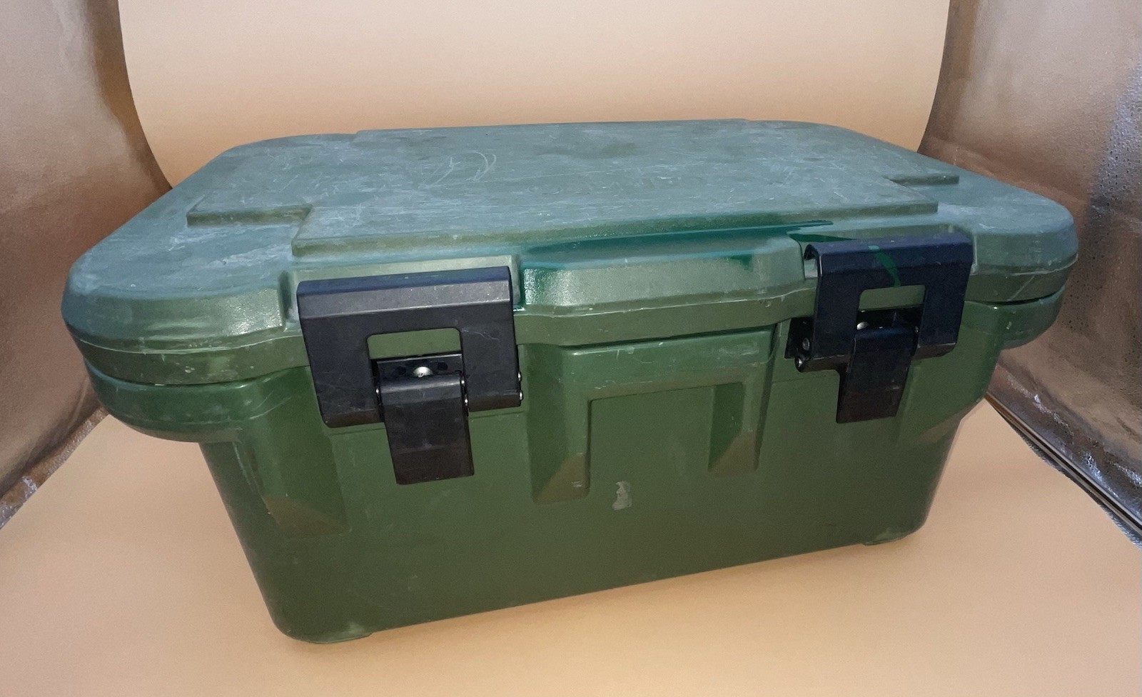 Cambro UPCS180 Hot Box Insulated Food Carrier Container Green