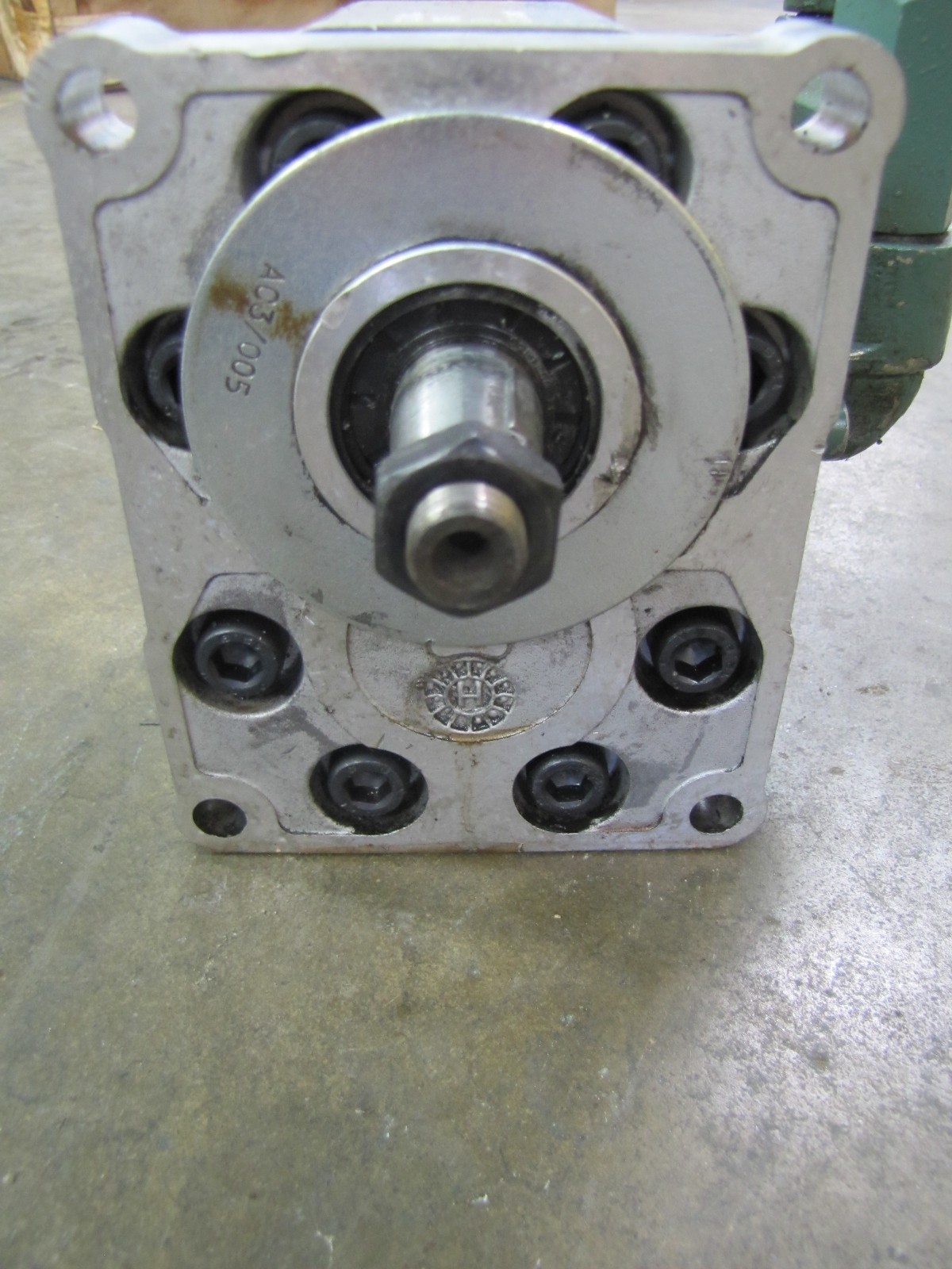 SAUER SUNSTRAND SNP3/26D ROTARY GEAR HYDRAULIC PUMP 1″ FLANGE IN/OUT .765″ SHAFT
