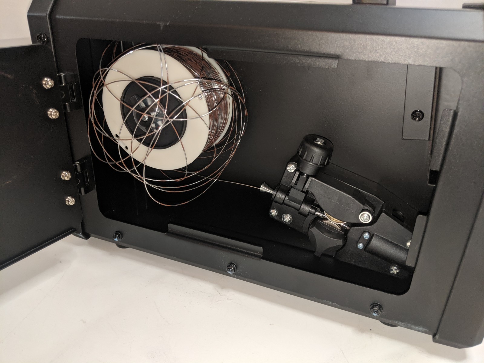 Yeswelder Flux-135 Pro Black Electric Corded Portable Welding Machine – Tested