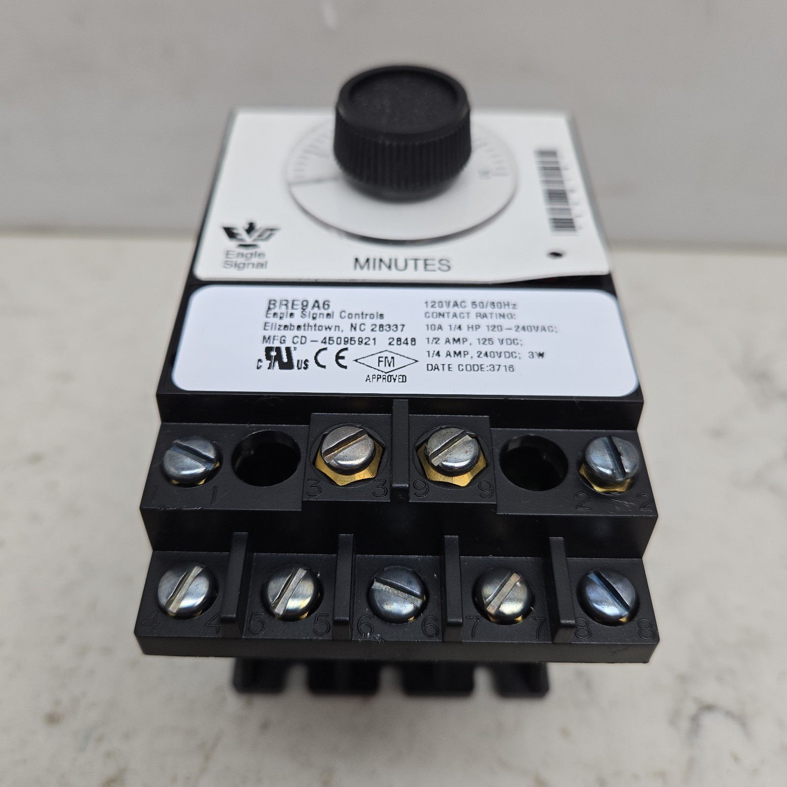 Danaher Industrial Eagle Signal BRE9A6 Relay Timer 0-30 min on Delay 120V 50/60H