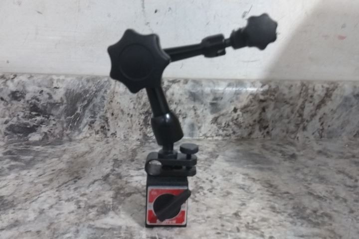 Starrett 660 7.5 In Maximum Reach Magnetic-Base Indicator Holder