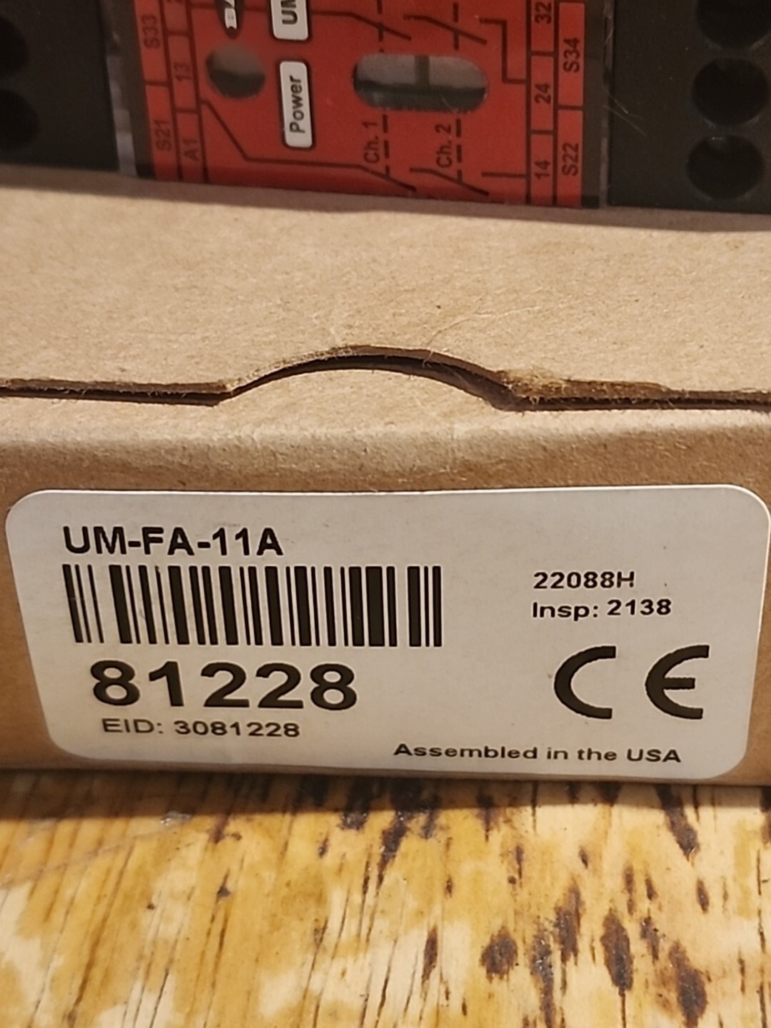 New Banner UM-FA-11A Universal Input Safety Relay Module, Ships From U.S.A