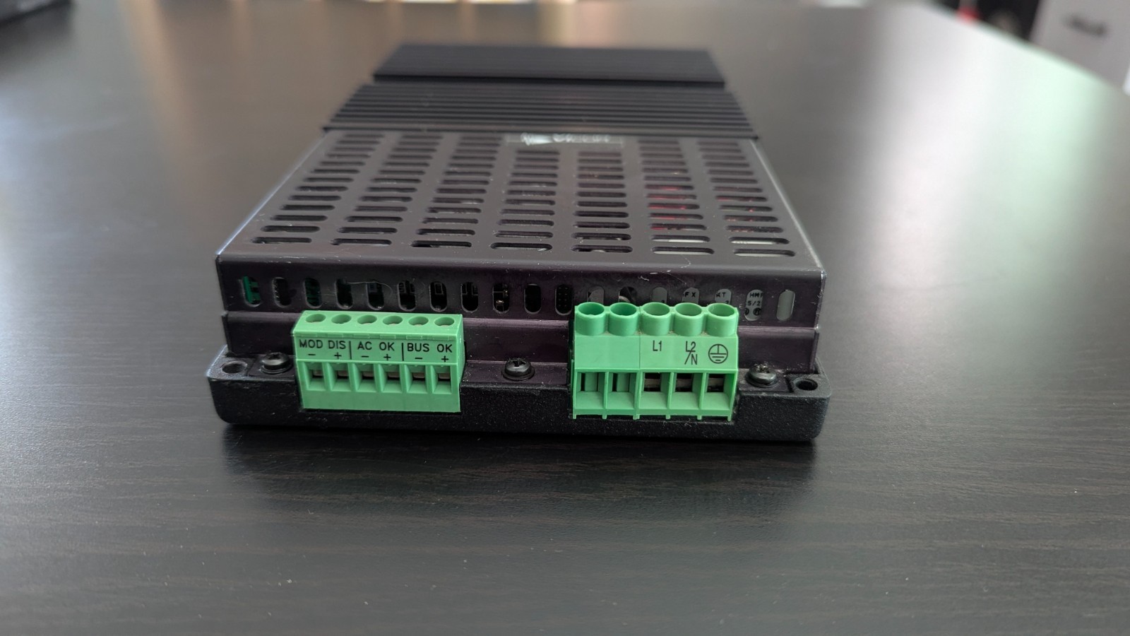 Vicor VI-PA22-EYY FlatPAC, a configurable AC-DC switching power supply