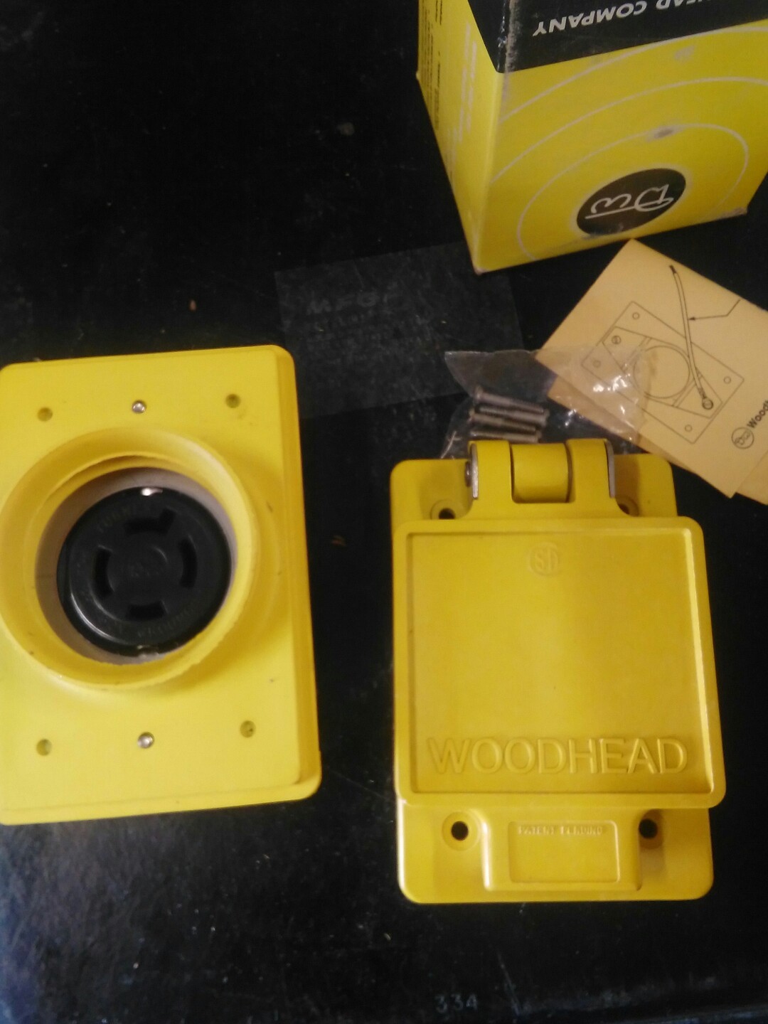 Daniel Woodhead Oil-Proof Neotex 67W74 Watertite receptacle for FD box