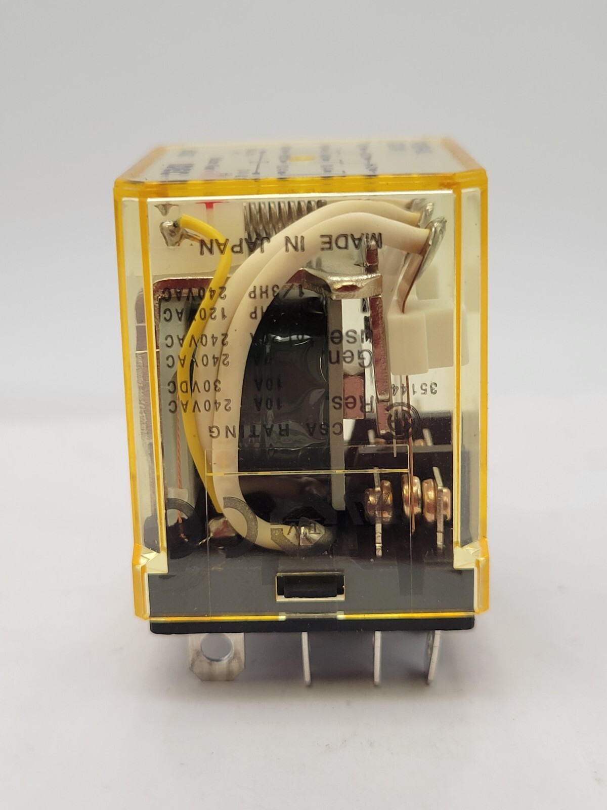 IDEC RH3B-UL Relay Plug-in Mount 3PDT 10A 240V Coil 24VDC 11-Pin Blade Terminal