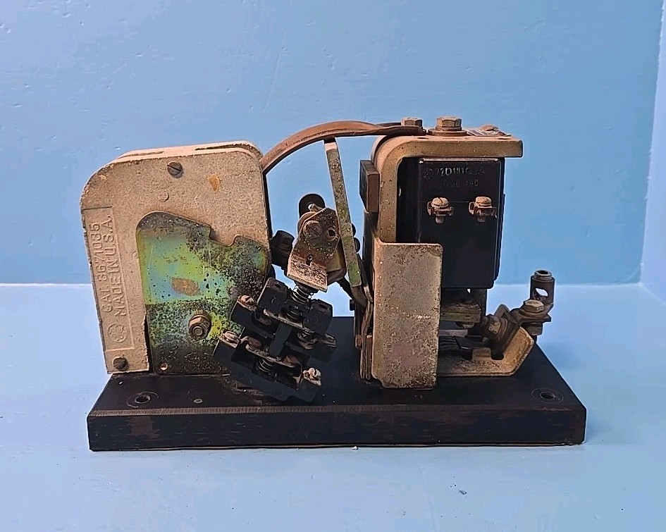 GE IC2800 Y101A2B 150A 600V DC Contactor