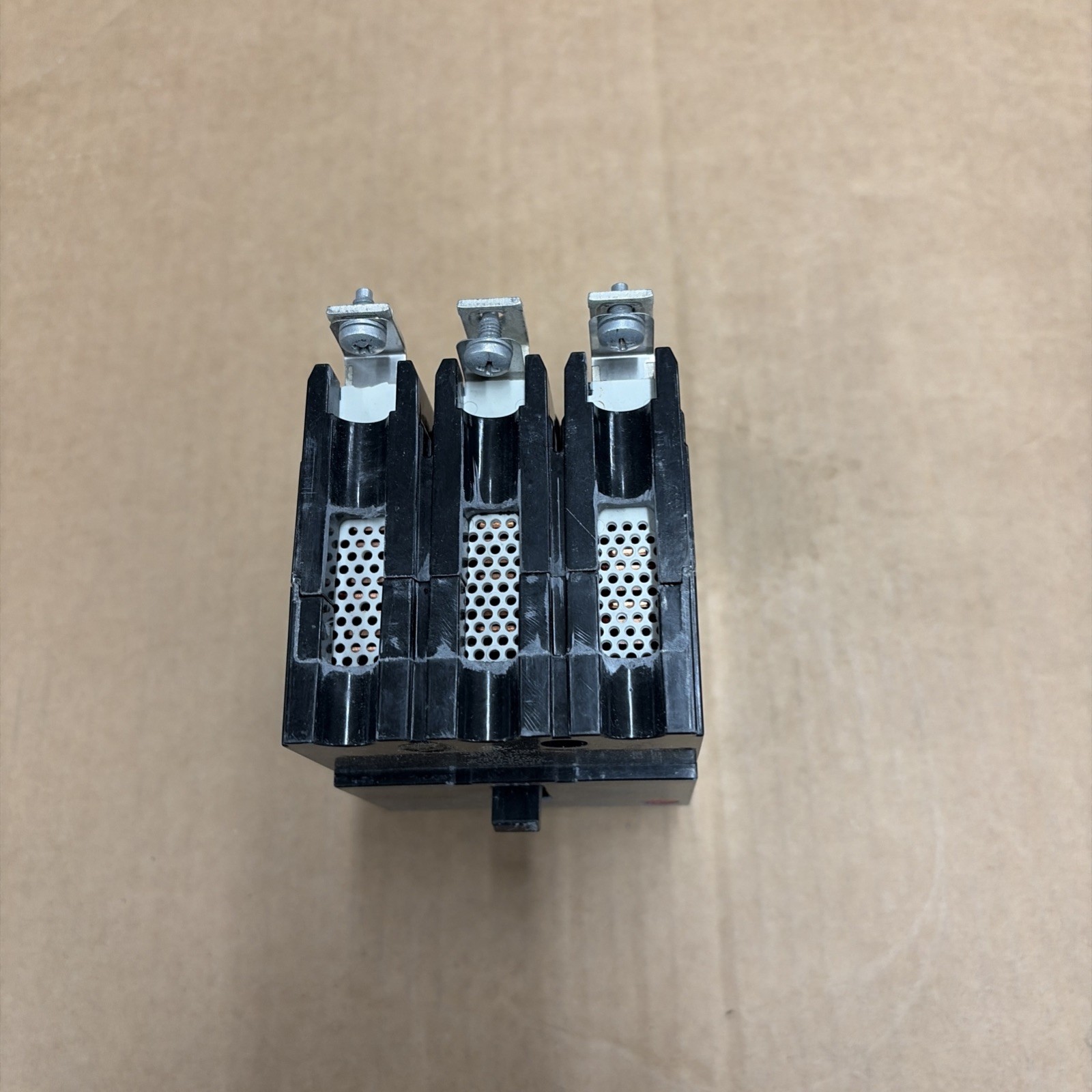GE TEY330 Circuit Breaker 30 Amp Bolt-On 480y/277v AC