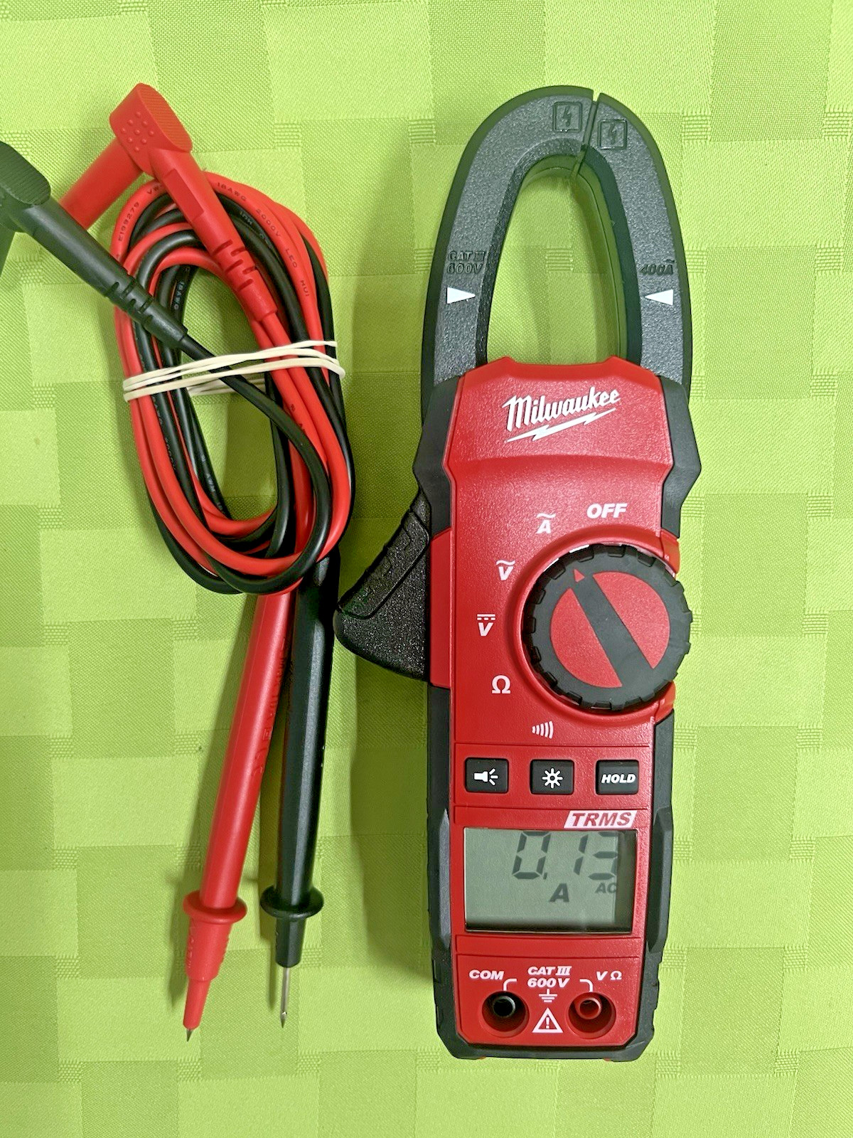 MINT Milwaukee CAT III 600V True RMS 400 Amp Clamp Meter RED Model 2235-20