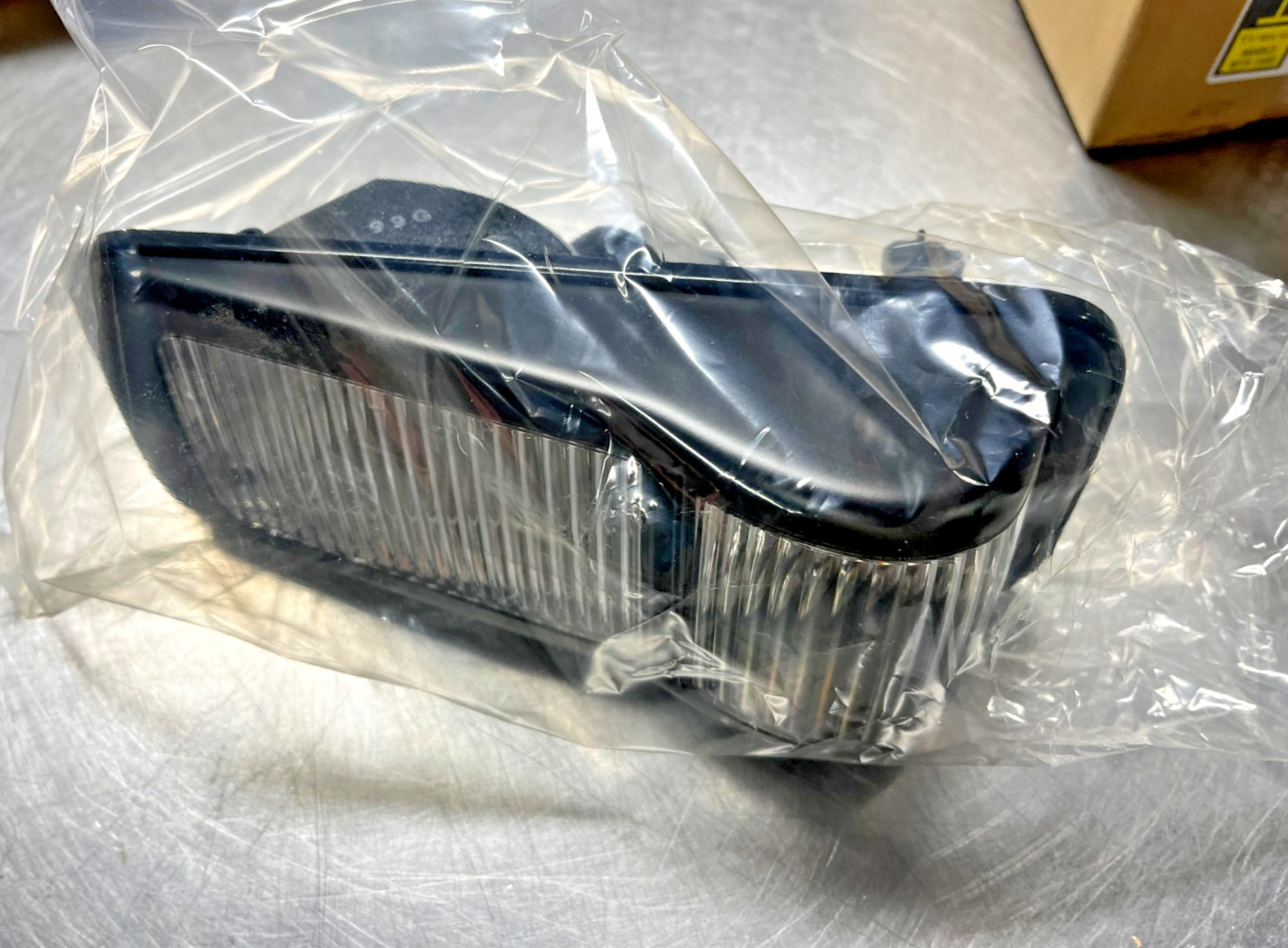 8-98039-779-3 Isuzu OEM GM Drivers Side Marker LAMP 2007-20 NPR Series 98039779