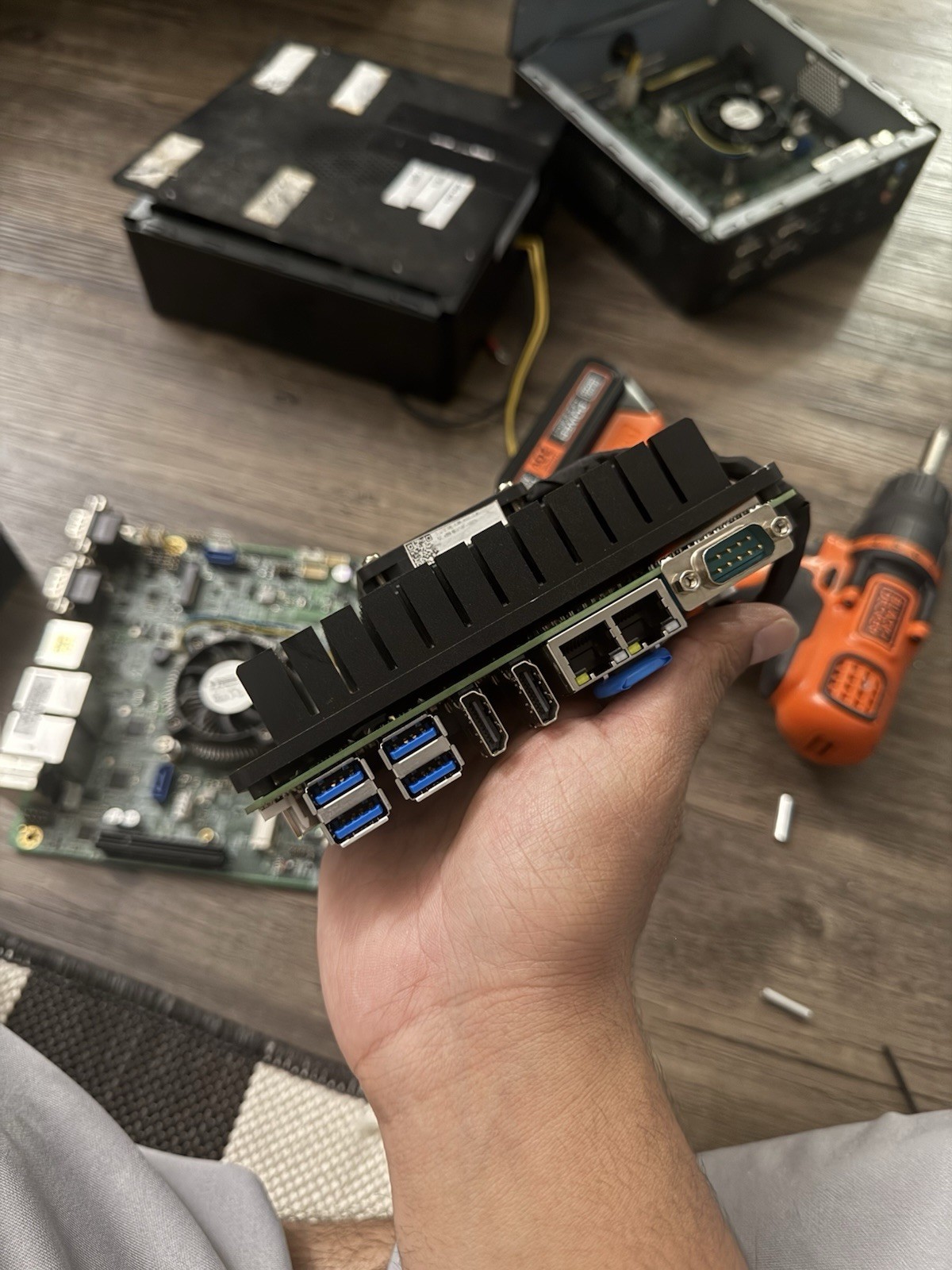 iBASE AMD Ryzen™ Embedded V1000/R1000 Series 3.5-inch Single Board Computer