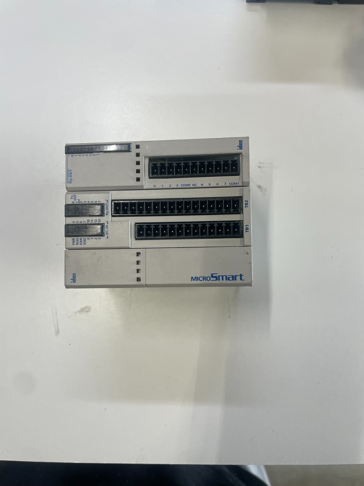 IDEC FC4AD20RS1 Industrial Control System