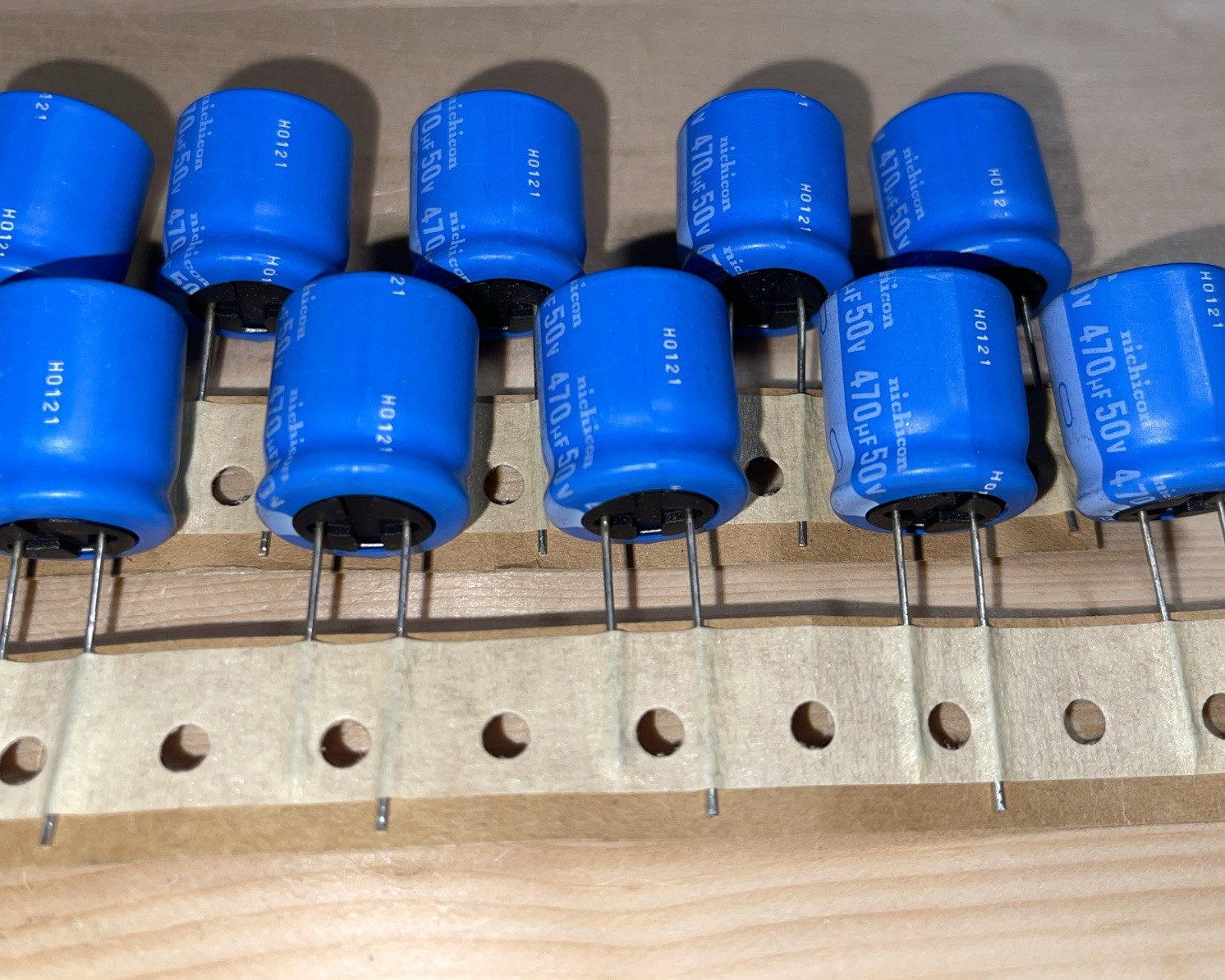 10x Nichicon UBT 470uF 50V 125°C Low ESR 90mΩ RM7.5 Elko NOS Repair PSU