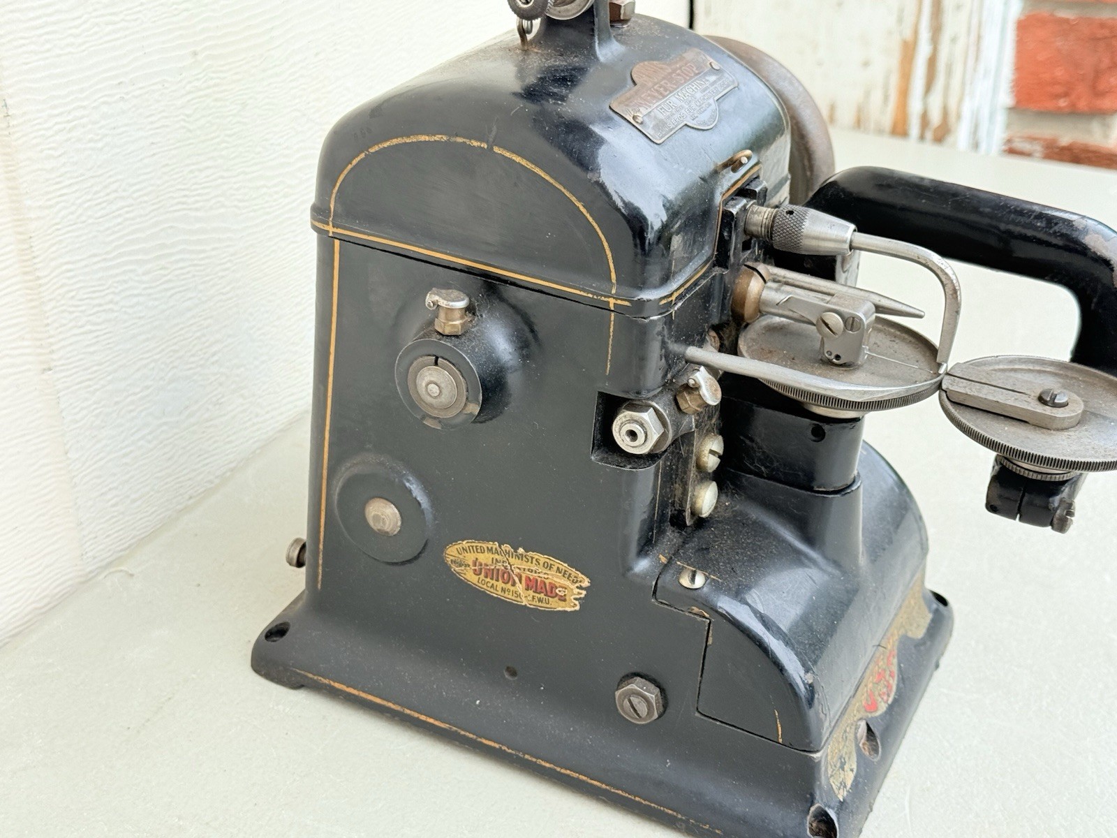 Bonis Industrial “Never-Stop” Fur & Leather Sewing Machine | Made in USA