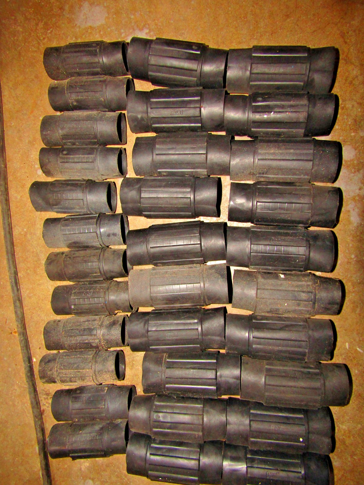 lot of 35 THOMAS & BETTS OCAL THREADED PVC-COATED CONDUIT -1/2in and -1in