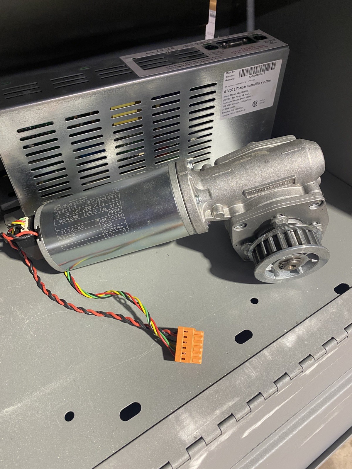 Otis AT400 Elevator Door Motor Right Handed Gen2 G2S 211 and Controller