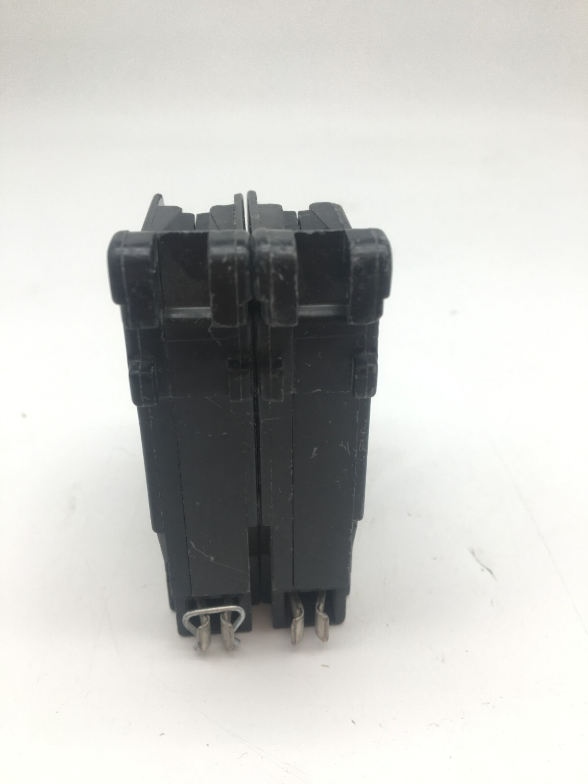 Cutler Hammer CH230 Circuit Breaker 30A 120/240V 1PH 2P 30A Plug In CHIP USED