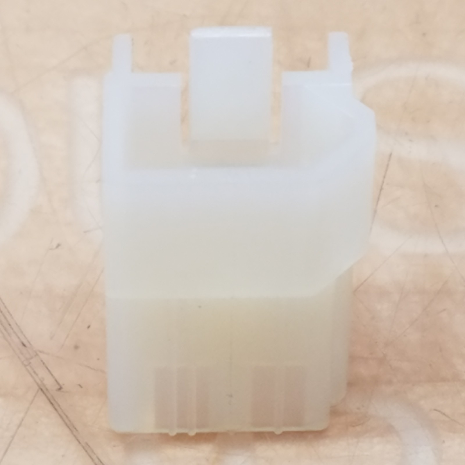 Molex 03-09-2028 Plug Housing, 2 Circuits – USED