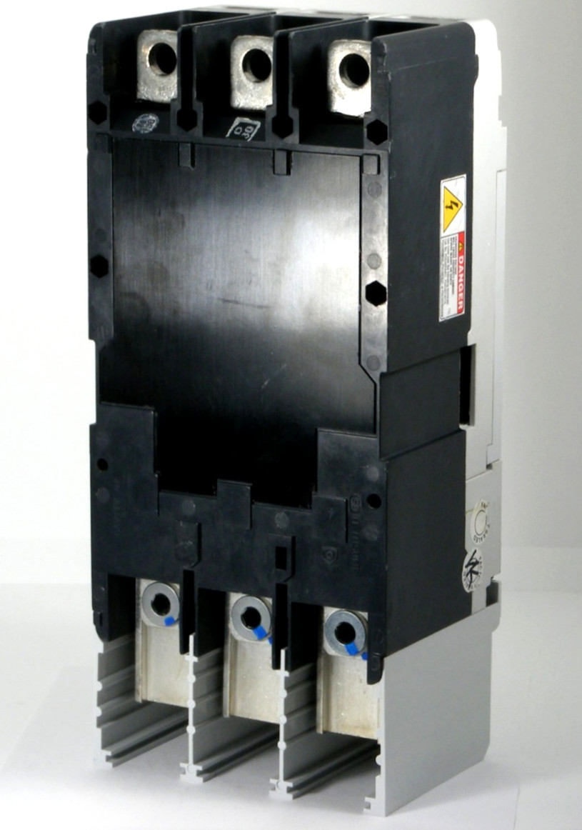 NEW Eaton PDG33M0600E2NL Circuit Breaker, PXR20 LSI, 3P 600A 600V 65kA, w/Lugs B