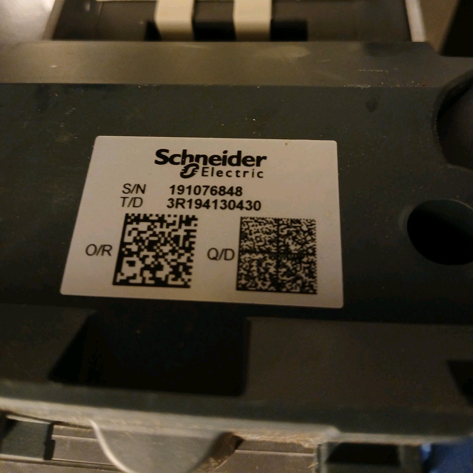Schneider Electric LC1F330 Contactor rated 200HP @ 480VAC w/ 277VAC Coil – NEW