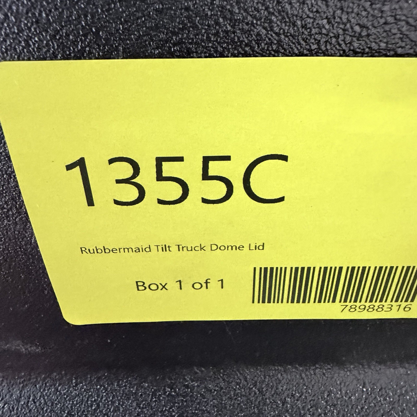 Rubbermaid Commercial Fg102800bla Tilt Truck Lid, Black, Fits 20-1/4 Cu. Ft.