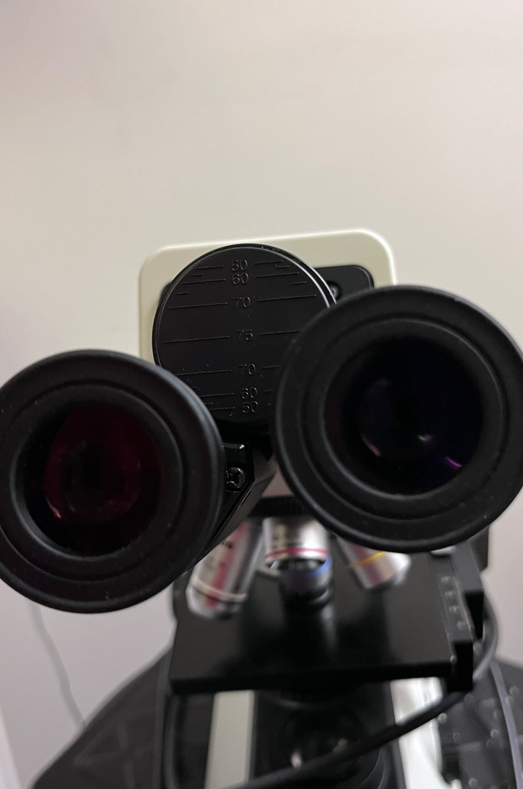 Olympus CX22RFS1 Laboratory Microscope With 4x, 10x, 40x, 100x Objectives