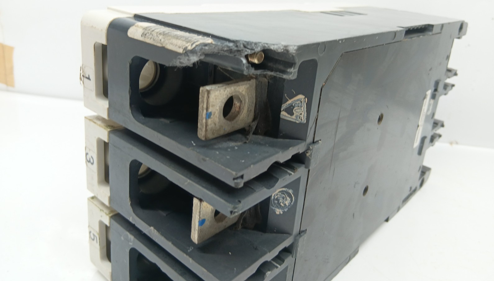 EATON HKW3400F 3 POLE 400 AMPS CIRCUIT BREAKER HKW 70K