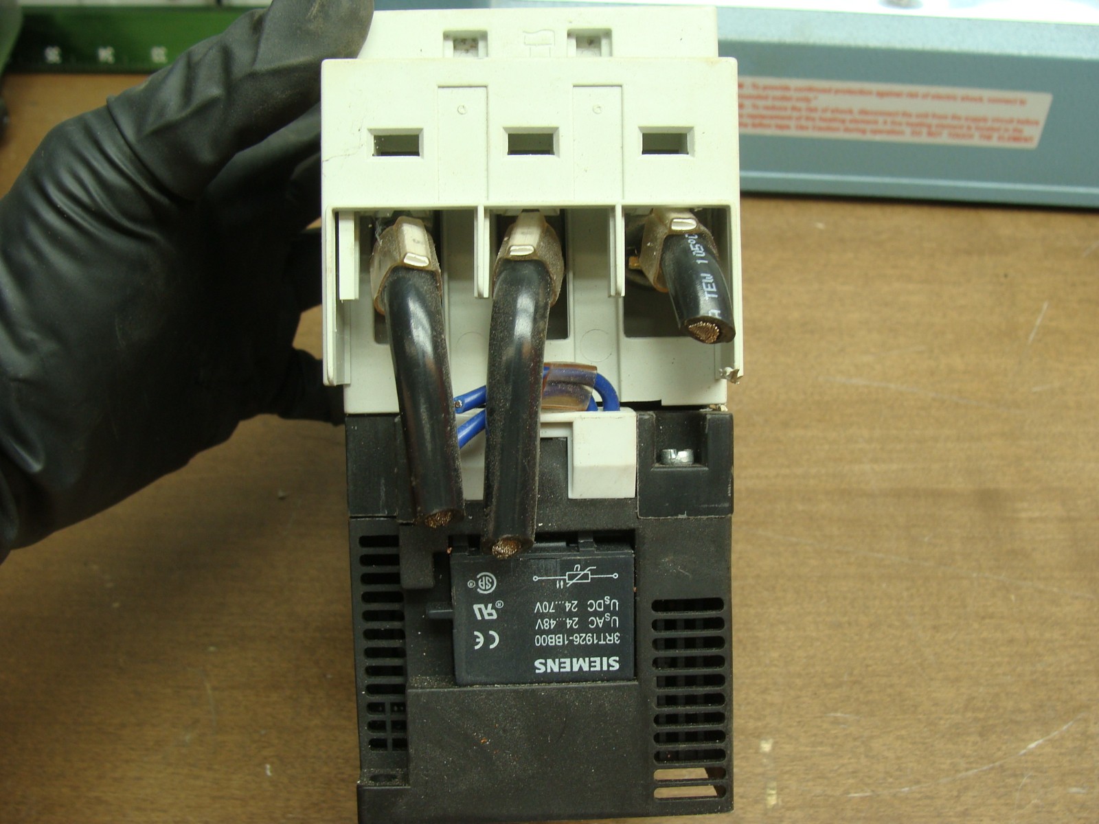 SIEMENS POWER CONTACTOR 3RT1045-3BB40 W/SURGE SUPPRESSOR SIEMENS 3RT1926-1BB00