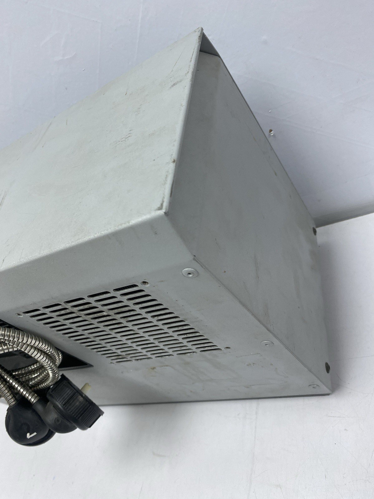 EFOY PRO Series Pro 2400 Duo 12V/24V , 110W (5591 Hr) Output (0.8A)
