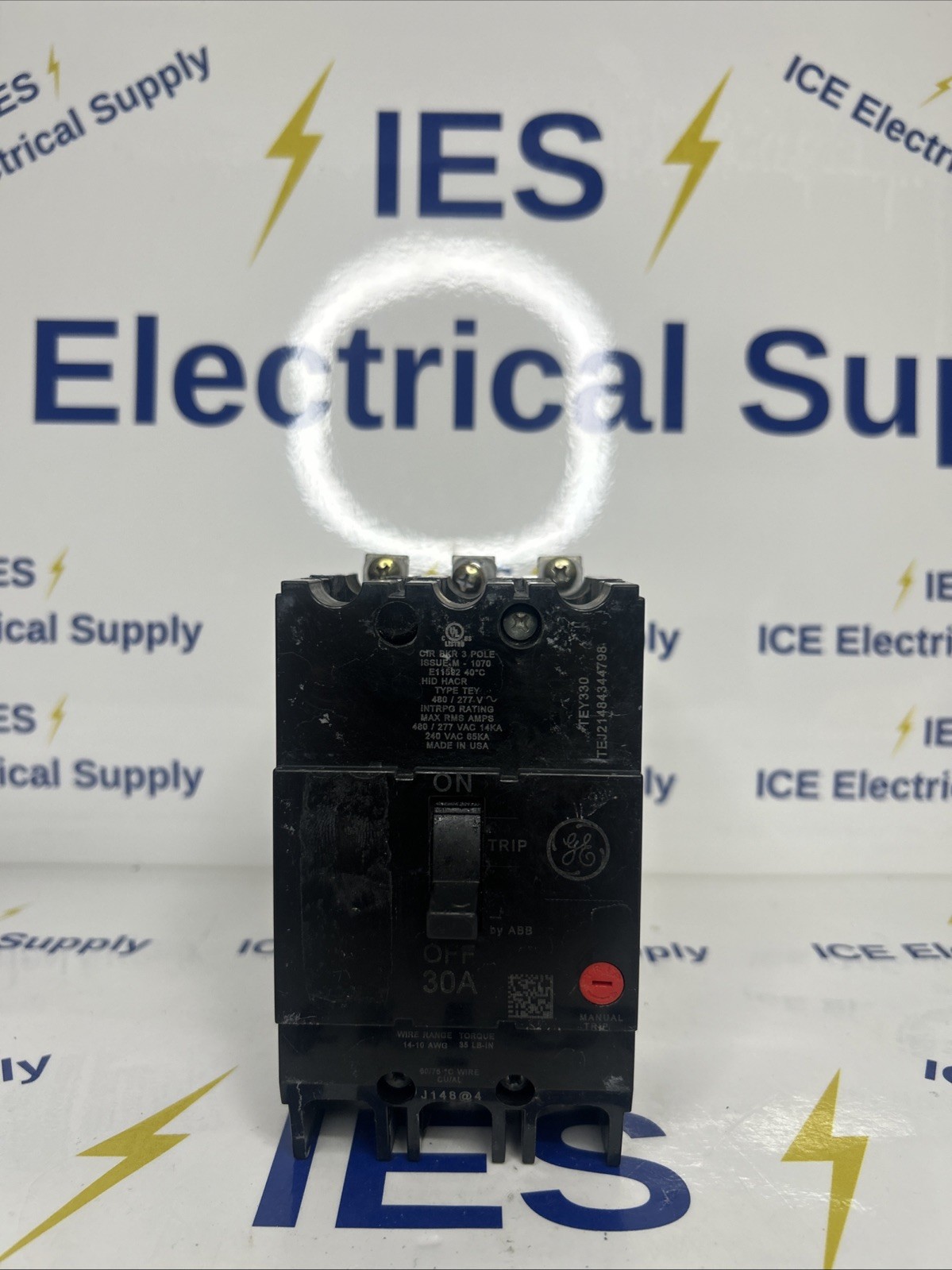 GENERAL ELECTRIC CAT: No. TEY330 30 A 3 P Circuit Breaker