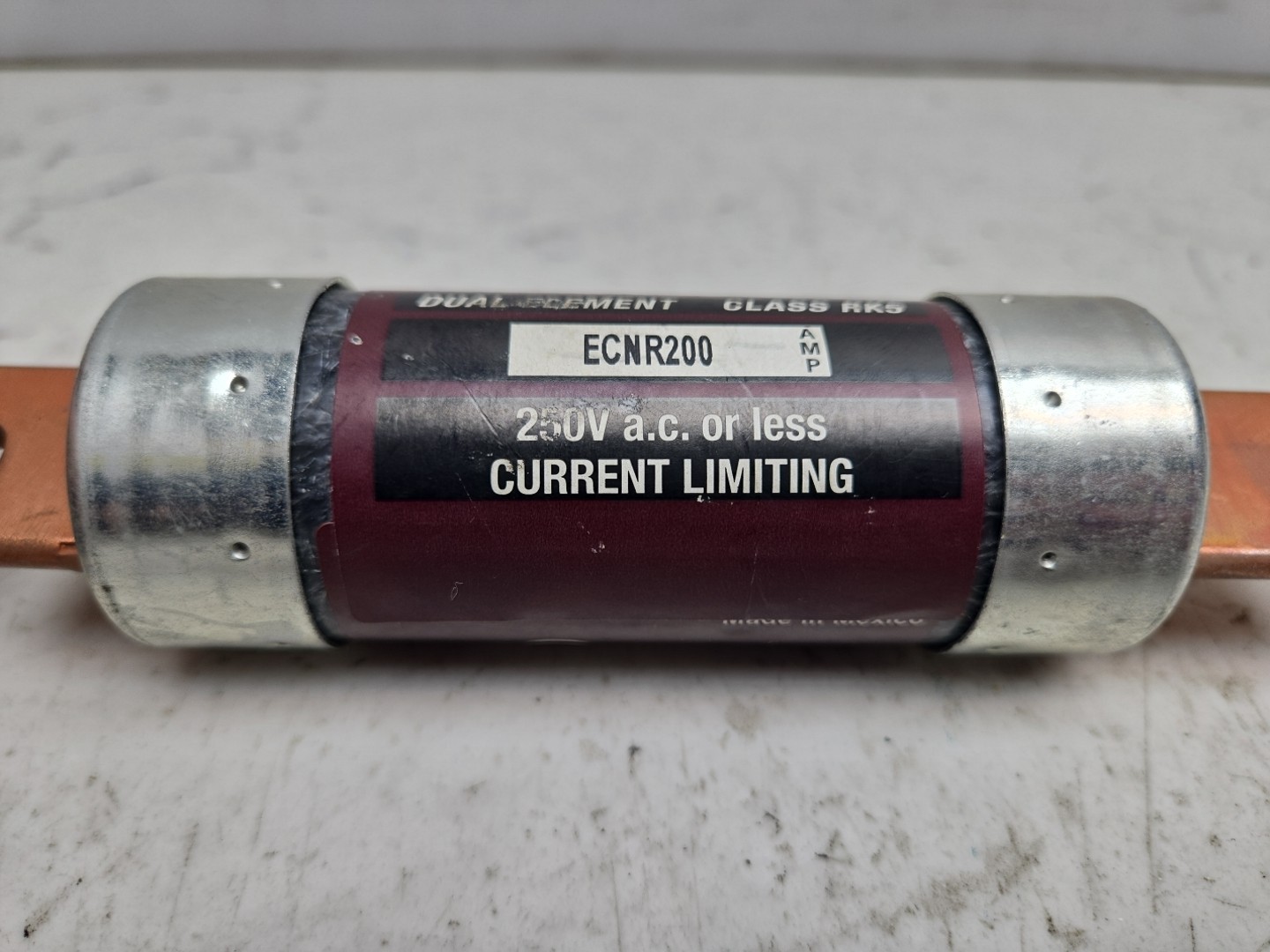 Edison Bullet ECNR200 Time-Delay Dual Element Industrial Fuse 200A 250V RK5 New