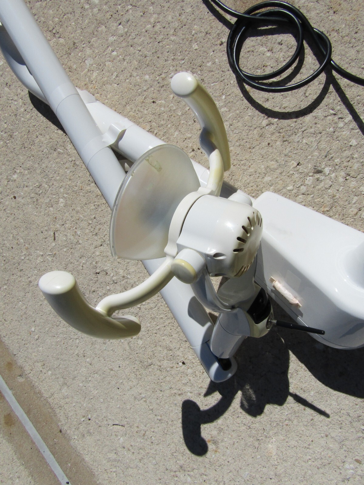 Lucent Dental Operatory Light 115V 60 Hz 61W AS-IS For Parts or Repair