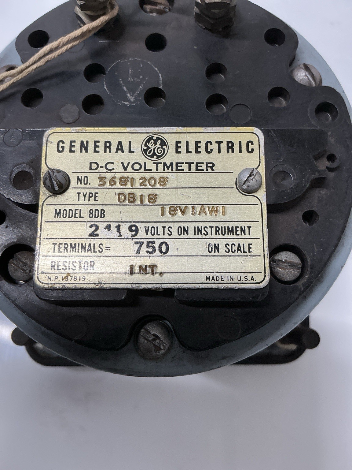 GE DB18 D-C Voltmeter Tachometer 0-750 RPM Panel Meter Model 8DB. AC-544