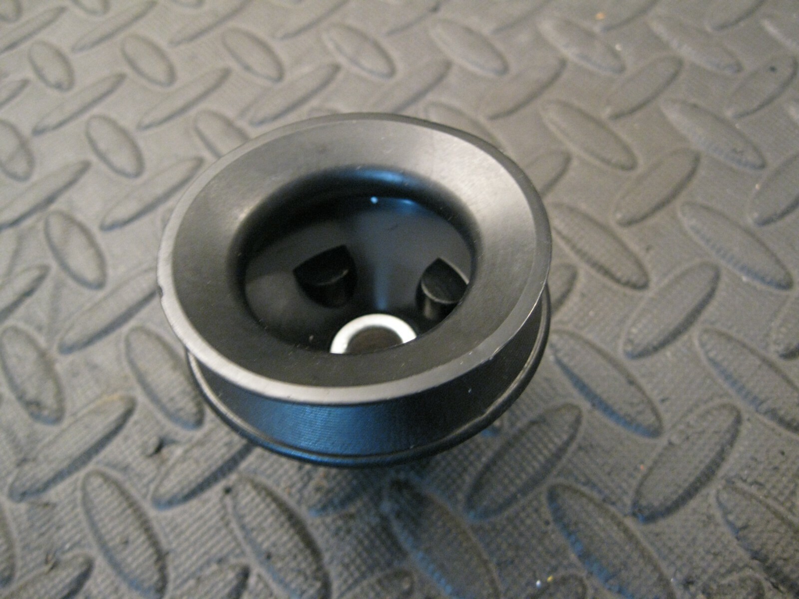 50mm Suction Cup, Bellows style 1/8 Pipe w Screen VCB-50P