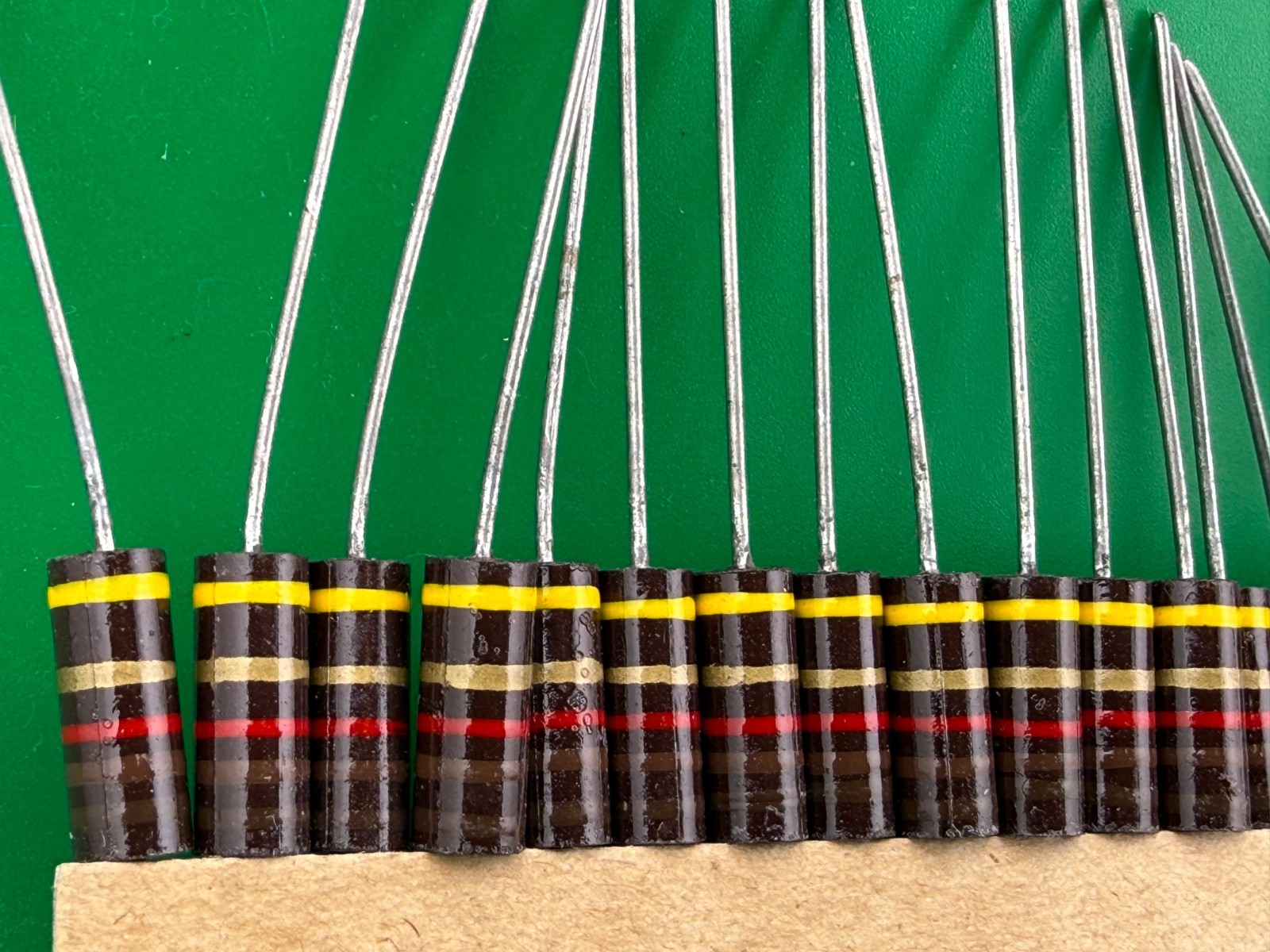 1,100 Ohm 1.1K 1 Watt 5% Mil-Spec Carbon Film Resistors NOS (32 Pieces)