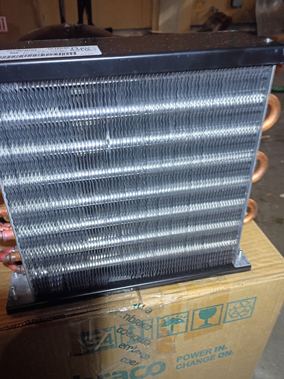 Embraco R-134a UF10HBX-SD reach in cooler condensing unit, 2785 BTUs