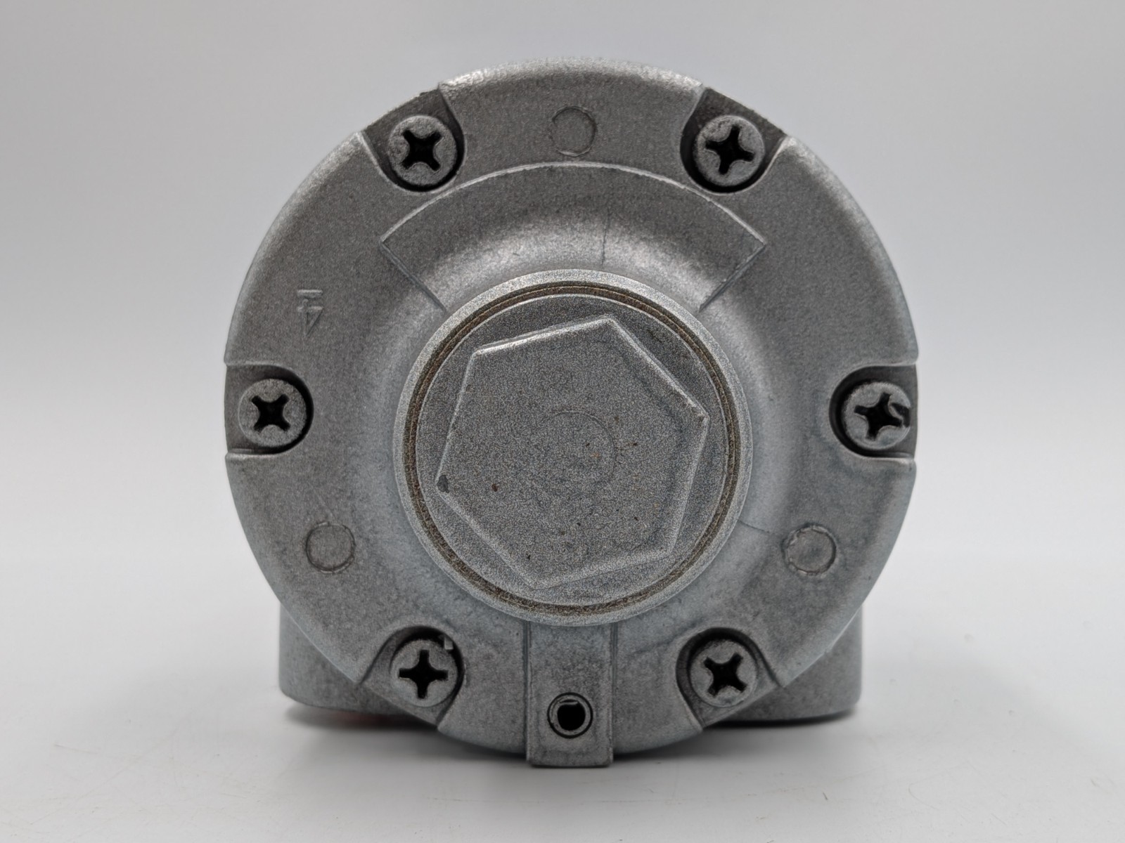 NEW – Gast Mfg. Rotary Vane Air Motor – 1.7hp, Lubricated, Face Mounting 78cfm