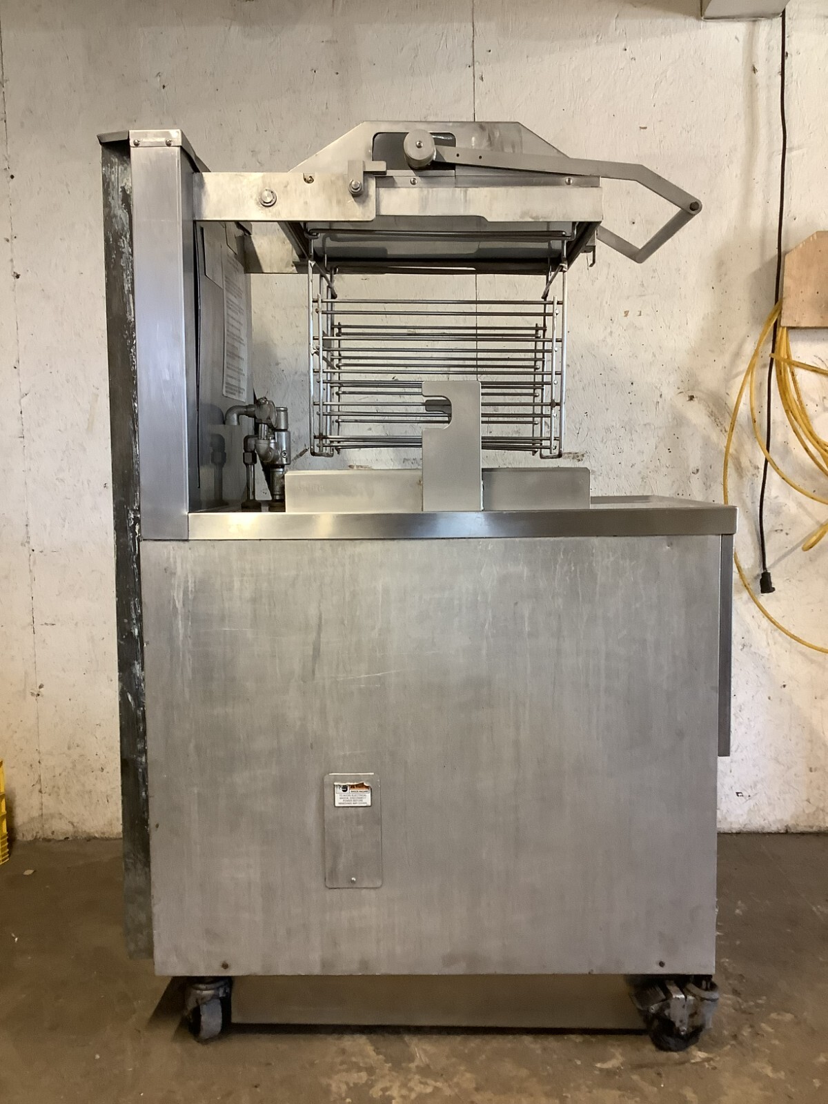 HENNY PENNY PFE590 8-head Pressure Fryer With Oil Filtration 208V 3Ph Tested