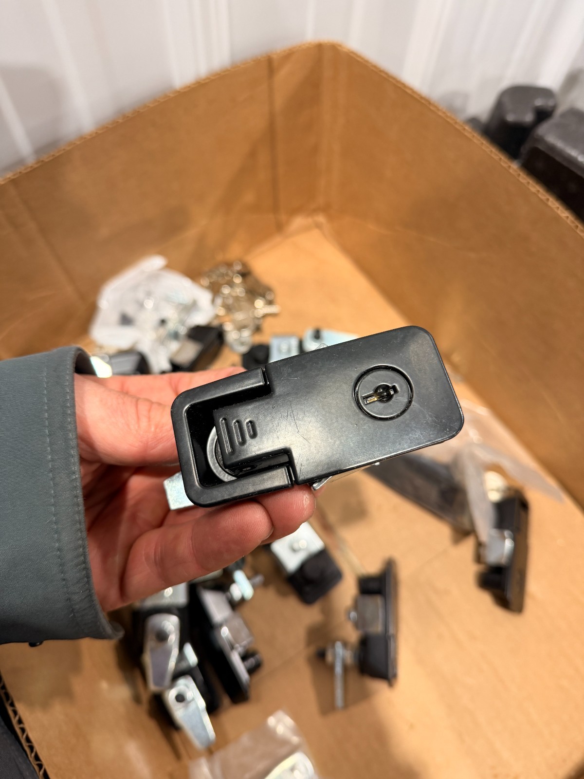 Southco 62-42-251-2 Black Lift & Turn Compression Latch – Locking – Adjustable