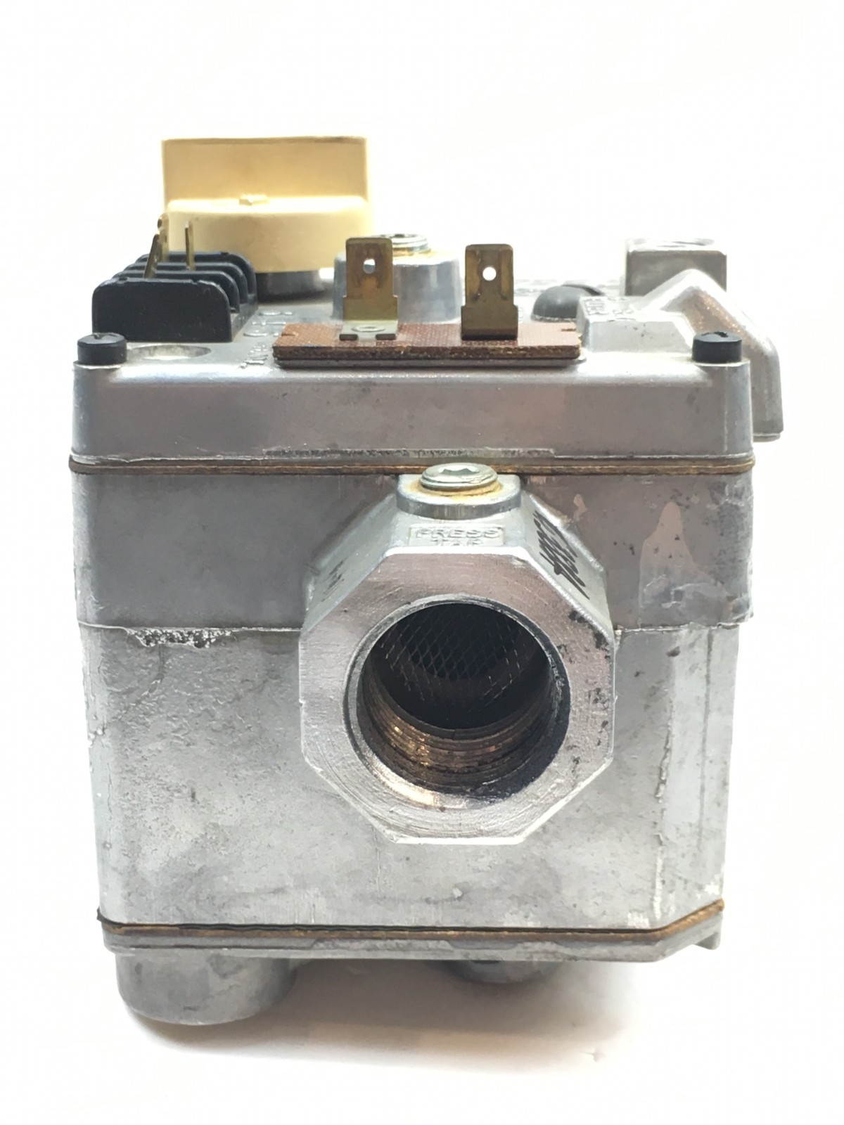 White-Rodgers 646A-X Furnace Gas Valve 301273-705 EF32CK181 used tested #G388A