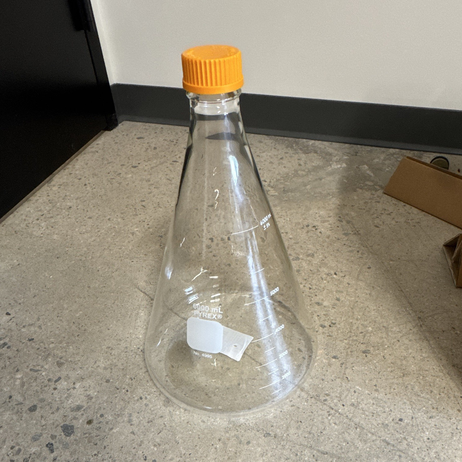 PYREX 4995 6000mL Borosilicate Glass Erlenmeyer Flask for Physical Lab