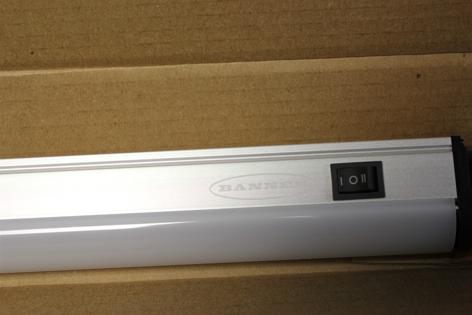 NEW BANNER INDUSTRIAL LED LIGHT BAR WLB32C570PBQ