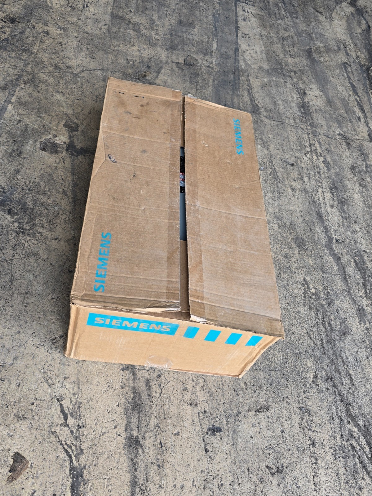SIEMENS HNF364J, NON-FUSED HEAVY DUTY SAFETY SWITCH ,3p/200A/600V, NEW IN BOX!
