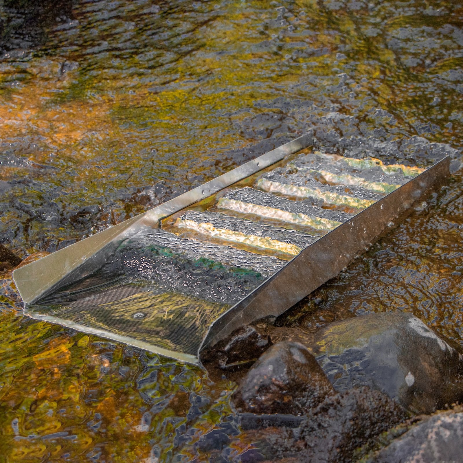 ASR Outdoor 27″ Compact Aluminum Sluice Box with Flared Mouth Gold Prospecting