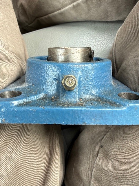 SKF YAT 205-100 Flange Bearing Unit – Good Condition
