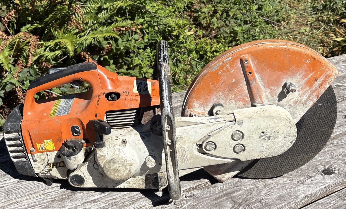 STIHL TS 400 Gasoline Handheld Cut-Off Concrete Saw, 14 in Max Blade Works Well